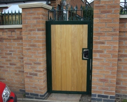 side-entrance-gate-with-keyed-lock